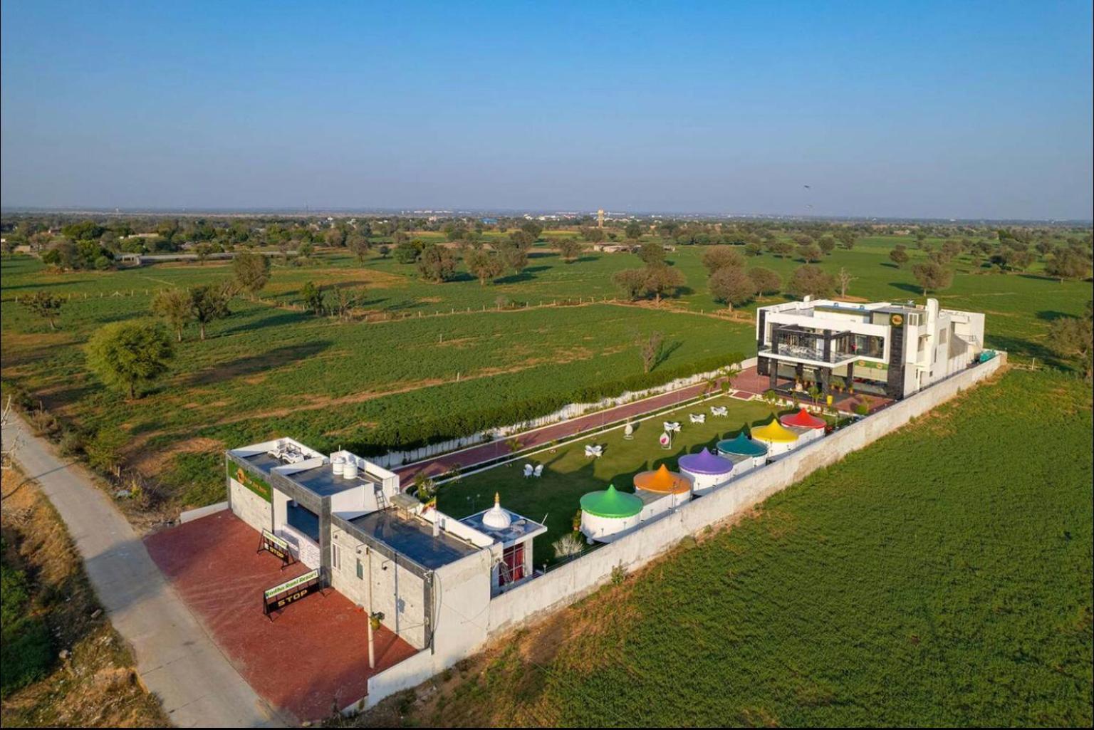 Iris Heaven'Z By Radha Rani Resort Jaipur Exteriör bild