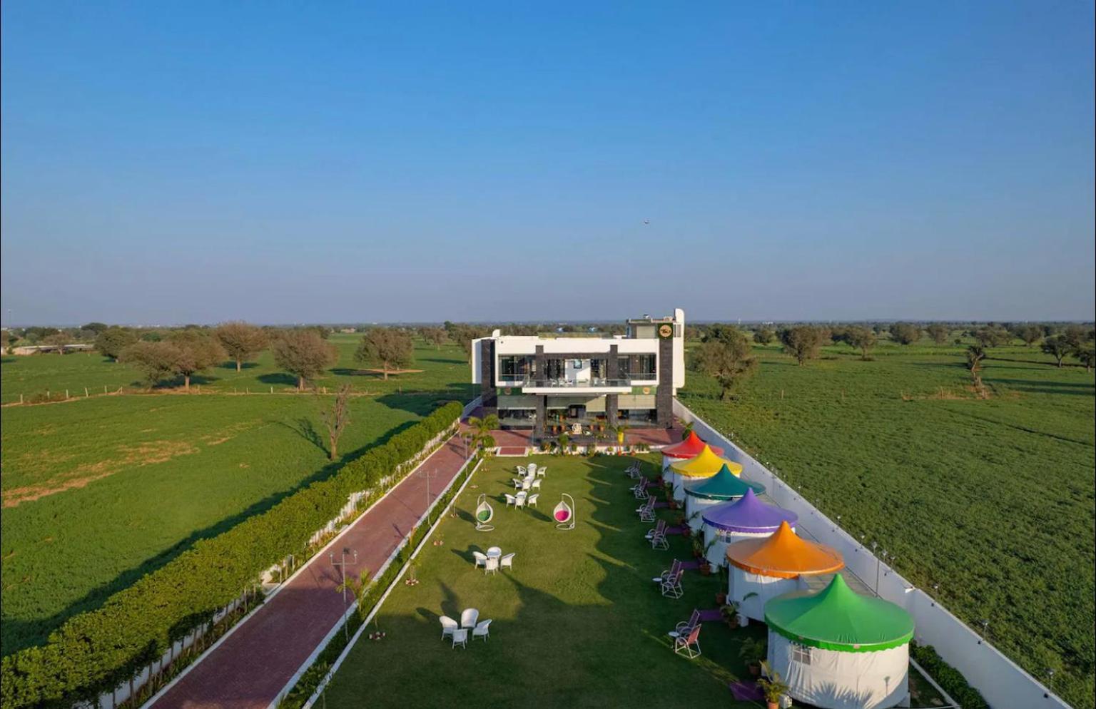 Iris Heaven'Z By Radha Rani Resort Jaipur Exteriör bild