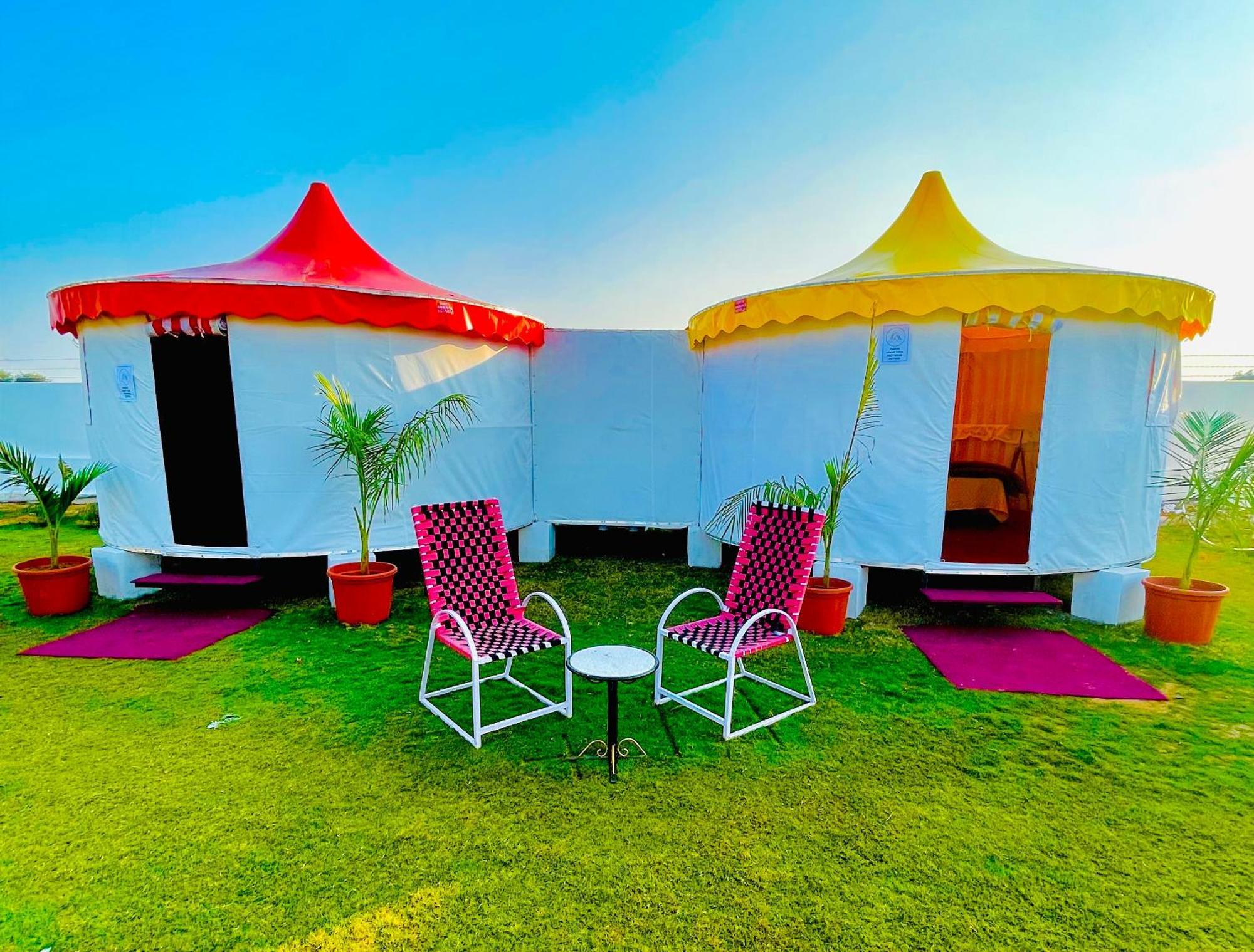 Iris Heaven'Z By Radha Rani Resort Jaipur Exteriör bild